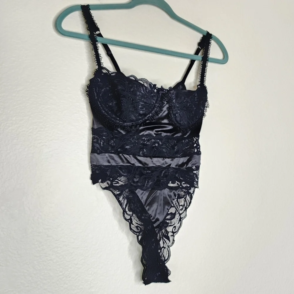 Vintage Victoria's Secret Gold Label Black Lace Bustier Bodysuit 34B